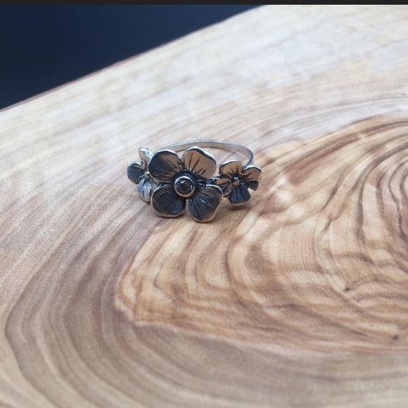 Silver flower ring - Picture 6 of 8